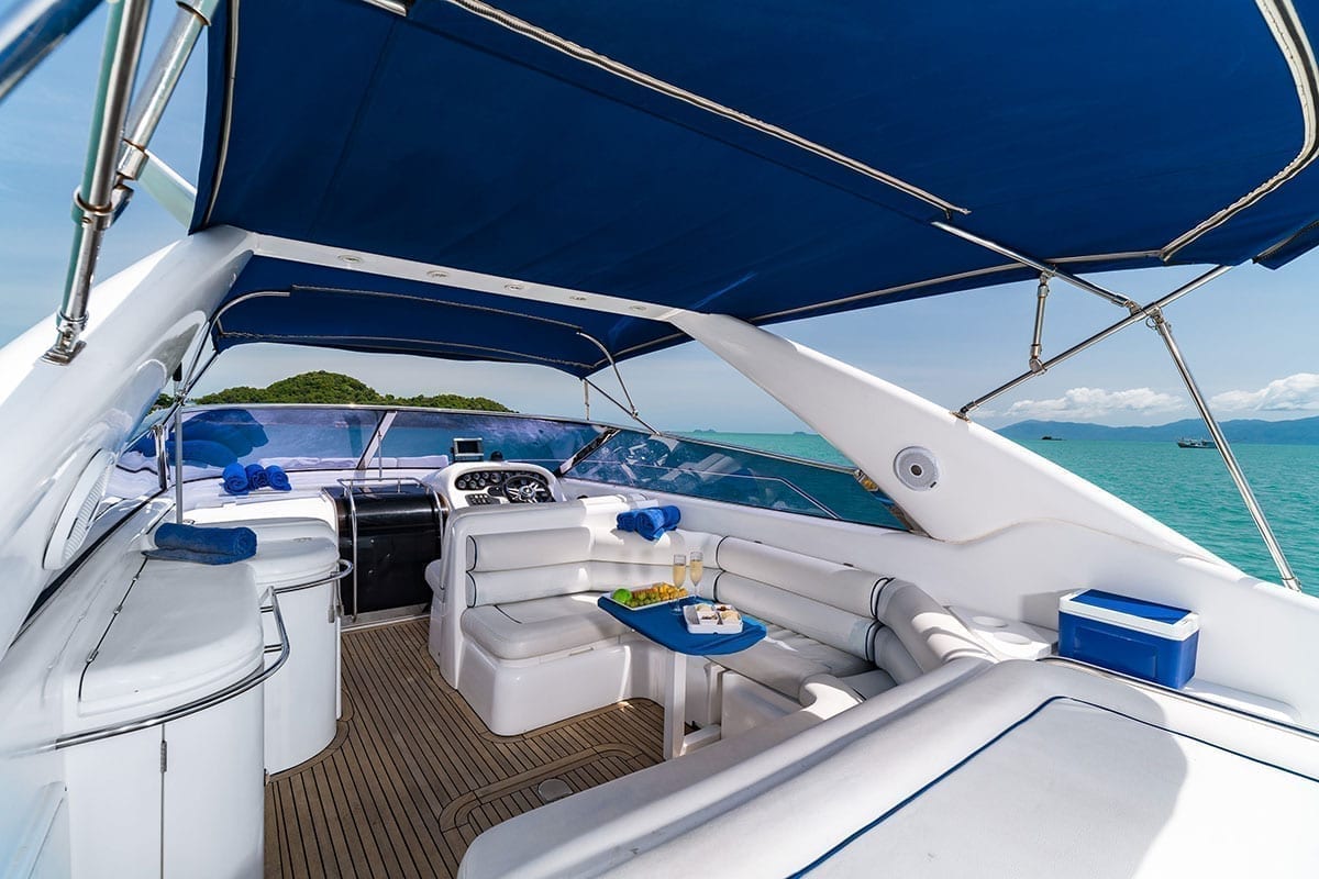 Diving tours with a Sunseeker motor yacht
