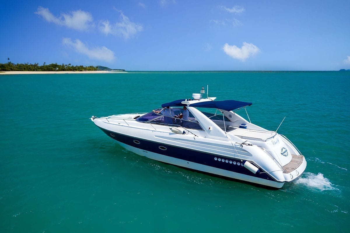 Diving tours with a Sunseeker motor yacht